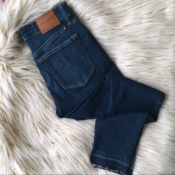 Lucky Brand Denim - LAST PRICE Ava Mid Rise Frayed Hem Skinny Jeans